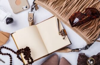 What Are the Essential Fashion Accessories Every Woman Should Own?
