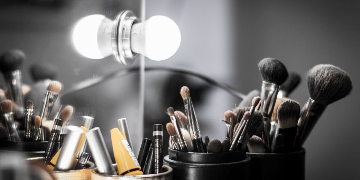 How Do I Choose the Right Makeup Brushes for My Needs? How Do I Choose the Right Makeup Brushes for My Needs?