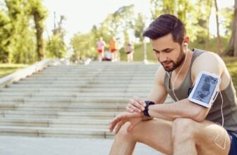 What Are the Top Features to Look for in a Smartwatch?