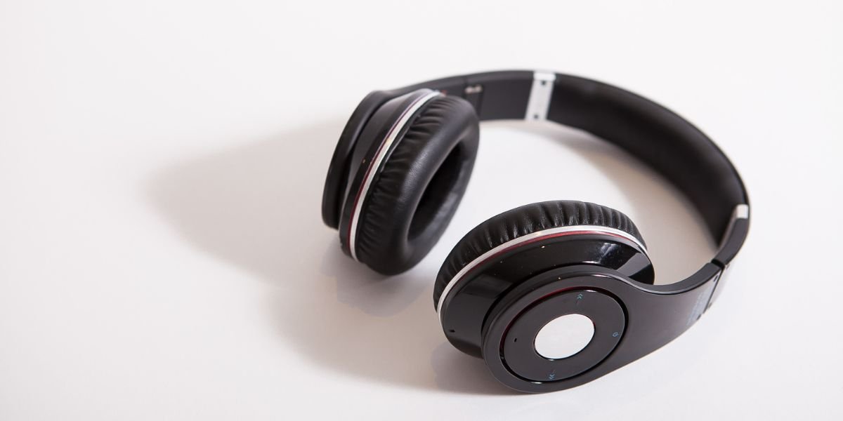 Why Should I Invest in Noise-Canceling Headphones? Why Should I Invest in Noise-Canceling Headphones?